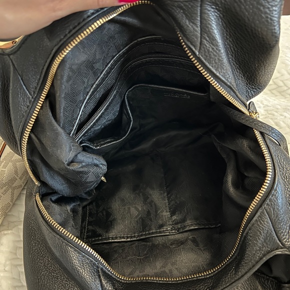 Michael Kors purse - Picture 2 of 2